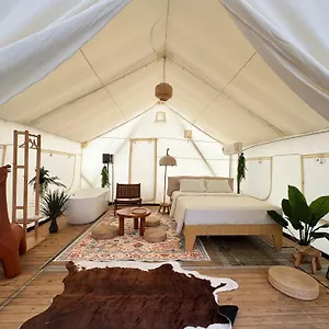 Very 3* George Town